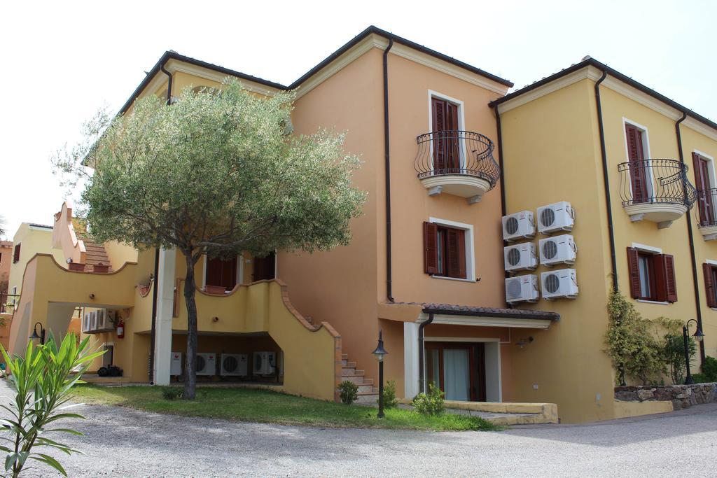 Residence Corte Dei Venti Budoni Exterior foto
