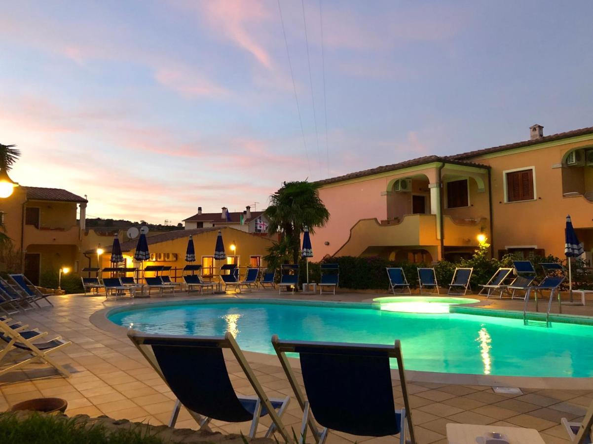 Residence Corte Dei Venti Budoni Exterior foto